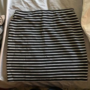 Ana black and white skirt size medium